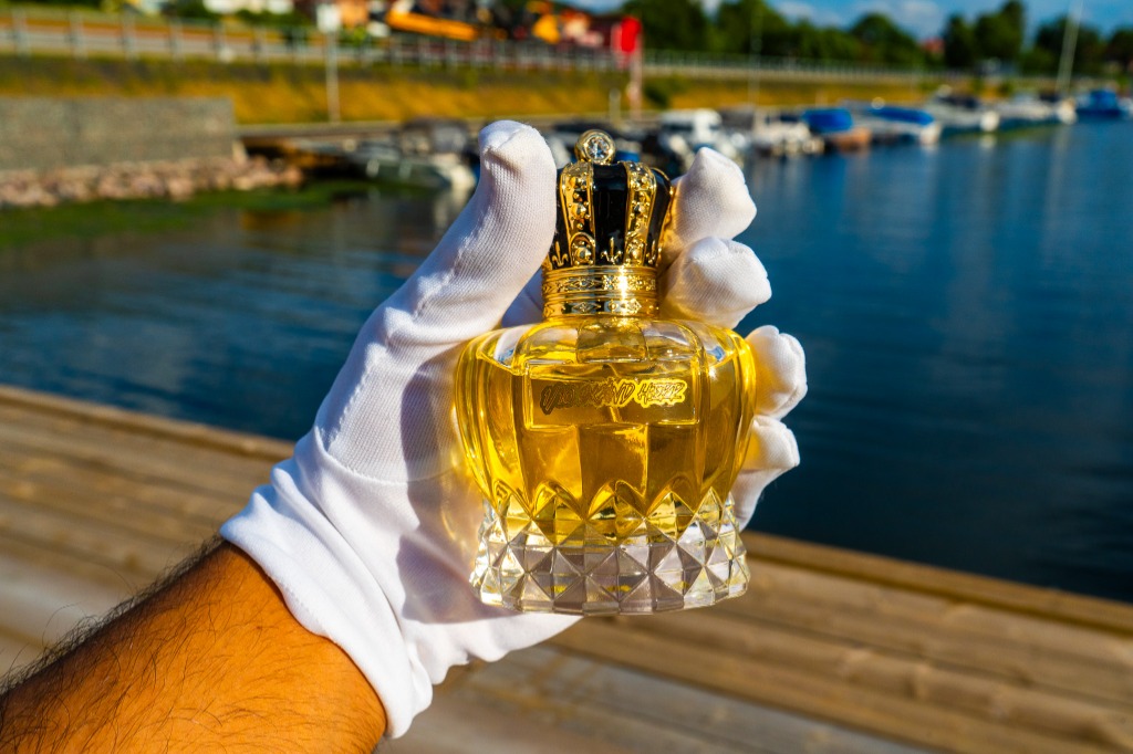 Okänd Dam White Glove Presentation
